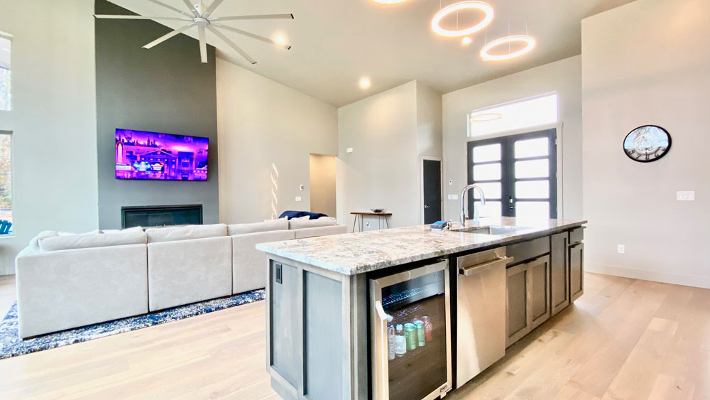 Grants Pass Fully Furnished 3 Bedroom River Front Vacation Home Rentals