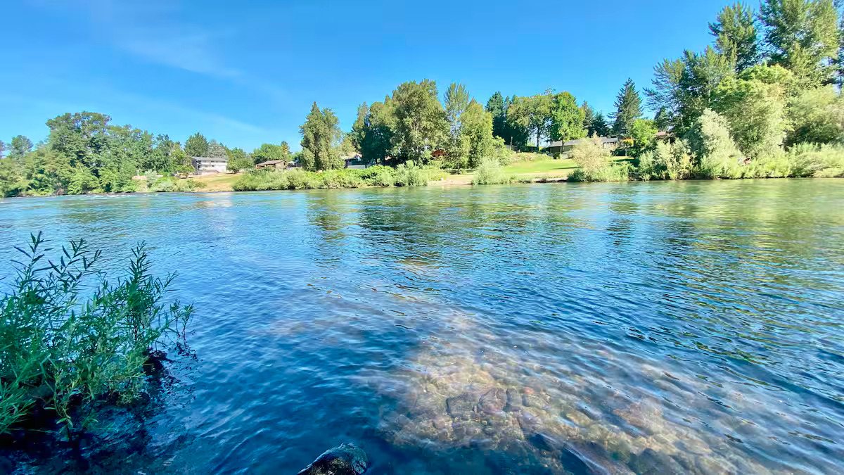 grants pass river front vacation homes